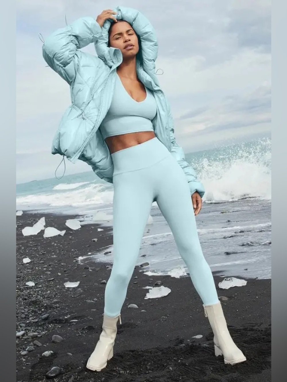NWOT Alo Airbrush Legging Chalk Blue XS